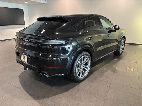 Certified 2026 Porsche Cayenne Coupe image 32