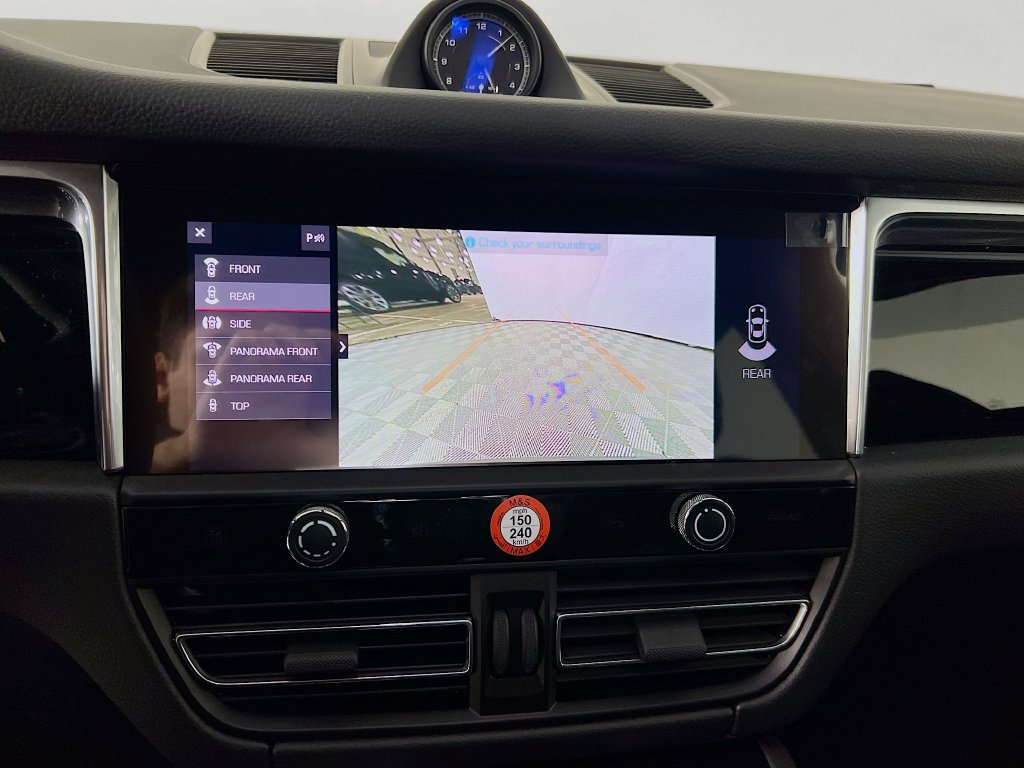 Certified 2026 Porsche Macan AWD/4WD image 17