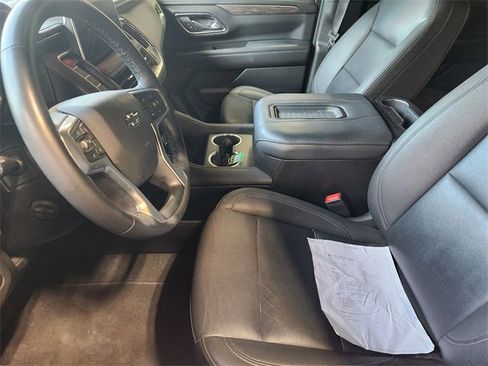 Used 2023 Chevrolet Suburban Z71 w/ Luxury Package AWD/4WD image 10