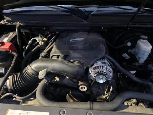 Used 2007 Chevrolet Suburban LT w/ LT Preferred Equipment Group image 16