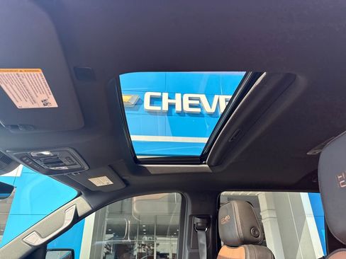 Used 2024 Chevrolet Silverado 1500 High Country image 27