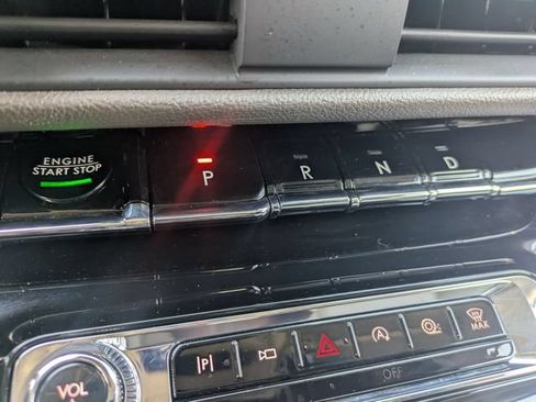 Certified 2024 Lincoln Corsair AWD image 18