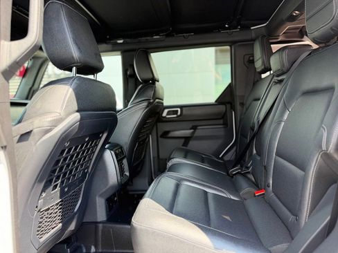 Used 2025 Ford Bronco Badlands AWD/4WD image 21