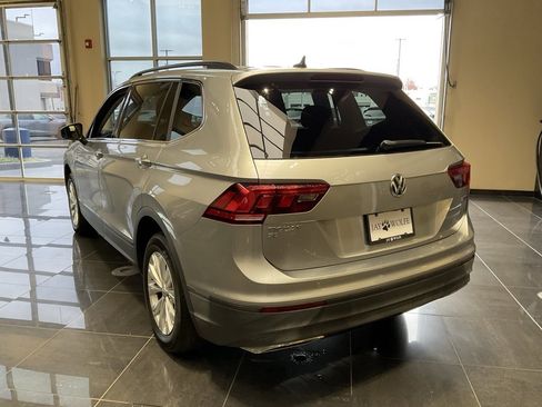 Used 2019 Volkswagen Tiguan SE w/ Panoramic Sunroof Package image 5