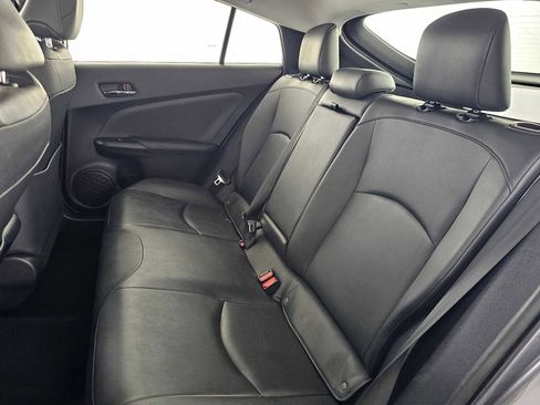 Used 2017 Toyota Prius Four image 17