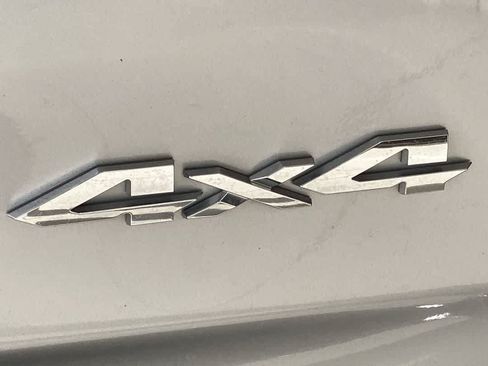 Used 2019 RAM 1500 Laramie AWD/4WD image 12