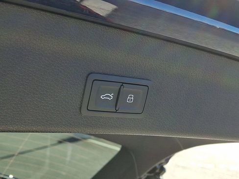 New 2025 Audi Q3 2.0T Premium image 22