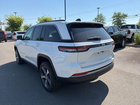 New 2026 Jeep Grand Cherokee Limited w/ Luxury Tech Group II AWD/4WD image 4