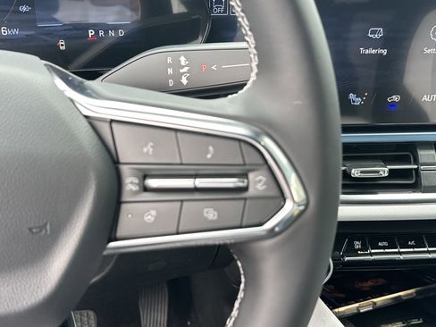 New 2026 Chevrolet Equinox EV LT image 23