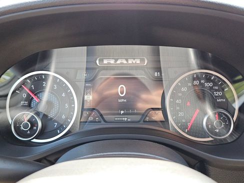 New 2026 RAM 1500 Express AWD/4WD image 23