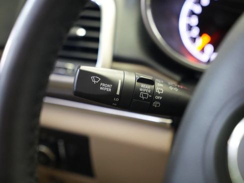 Used 2017 Jeep Grand Cherokee Limited w/ Luxury Group II AWD/4WD image 14