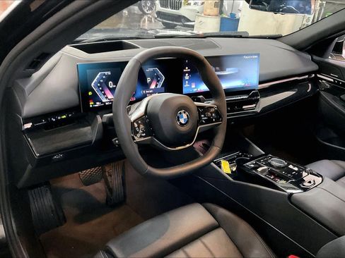 Used 2024 BMW 530i w/ Premium Package image 16