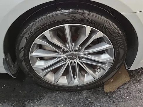 Used 2016 Hyundai Genesis 3.8 RWD image 8