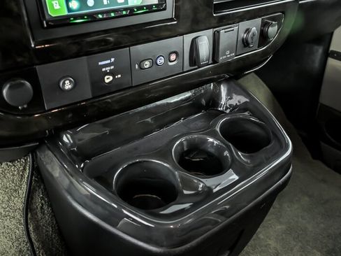 Used 2018 GMC Savana 2500 Extended w/ Enhanced Convenience Package RWD image 29