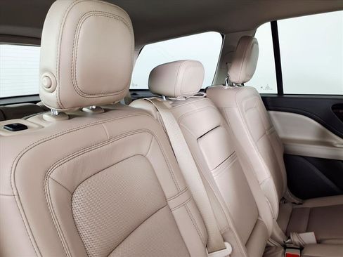 Used 2020 Lincoln Aviator Reserve w/ Class IV Trailer Tow Package image 12