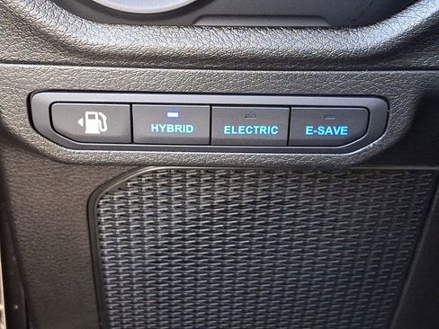 Used 2025 Jeep Wrangler Willys 4xe image 27