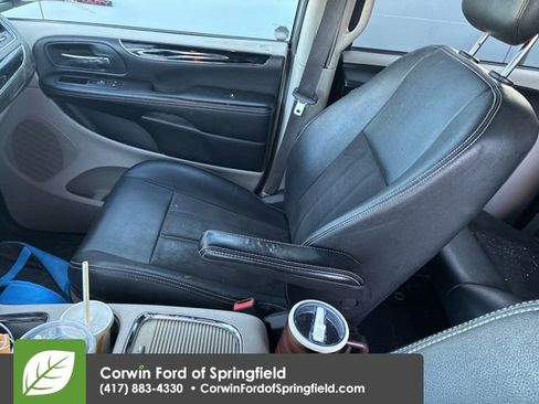 Used 2020 Dodge Grand Caravan SXT image 11