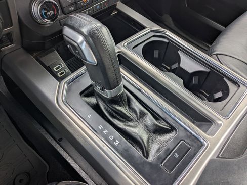 Used 2017 Ford F150 Platinum w/ Equipment Group 701A Luxury AWD/4WD image 29