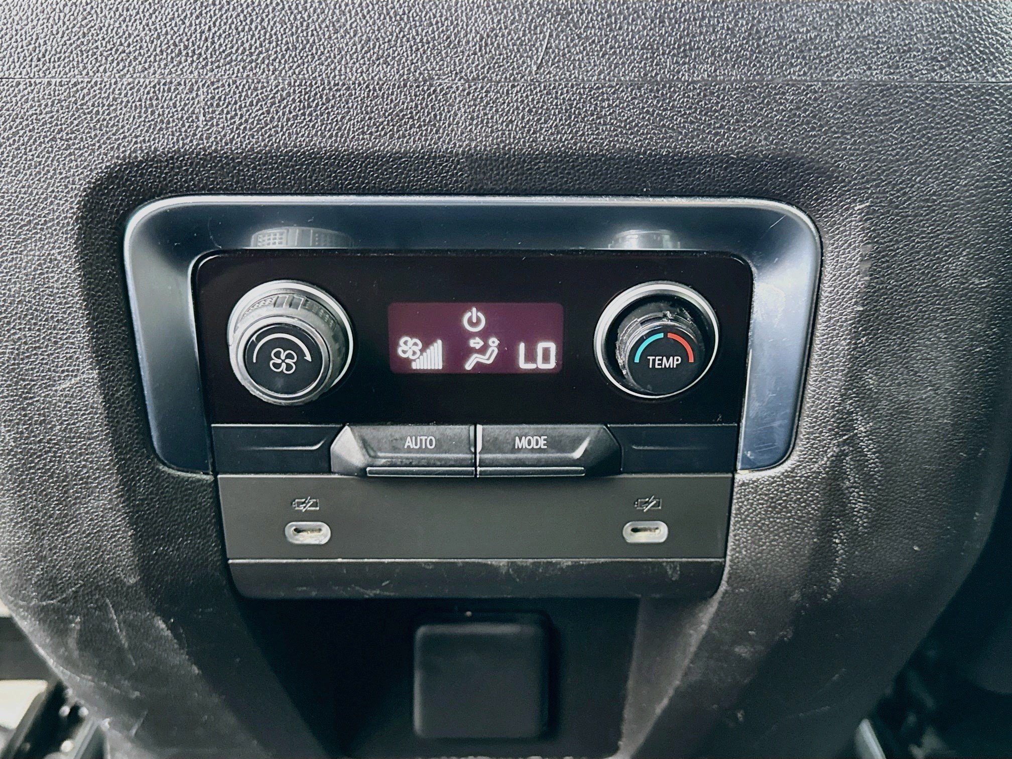 Used 2021 Chevrolet Suburban LS AWD/4WD image 16