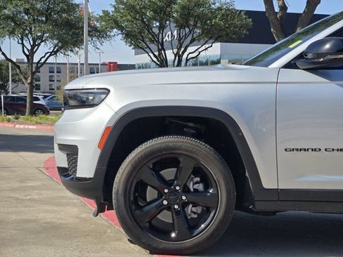 Used 2023 Jeep Grand Cherokee L Laredo AWD/4WD image 10
