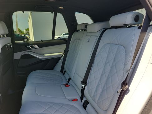 New 2026 BMW X5 xDrive40i w/ Climate Comfort Package AWD/4WD image 8
