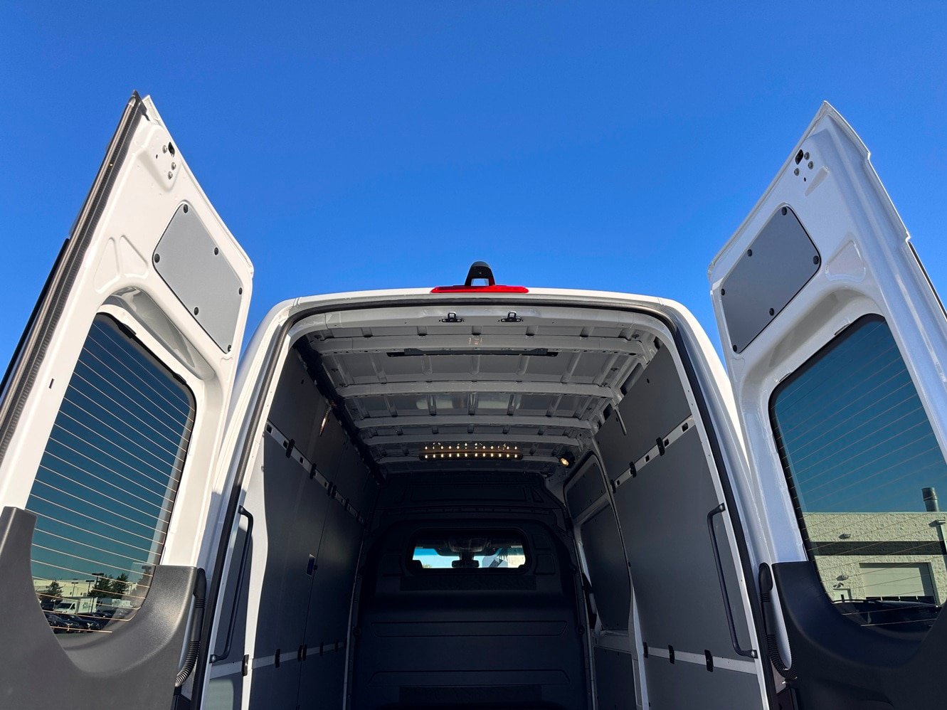 Used 2025 Mercedes-Benz Sprinter 2500 image 20