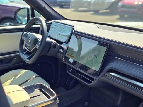Used 2025 Rivian R1S Premium AWD/4WD image 22