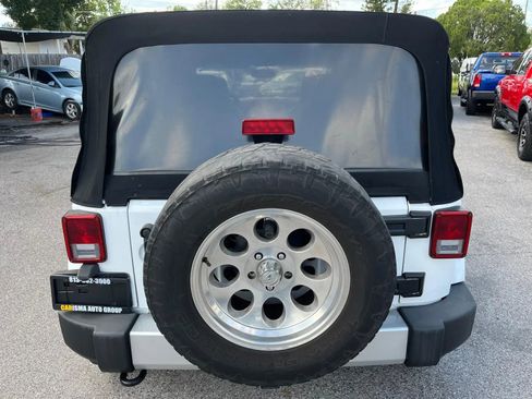 Used 2013 Jeep Wrangler Unlimited Sahara w/ Connectivity Group AWD/4WD image 6