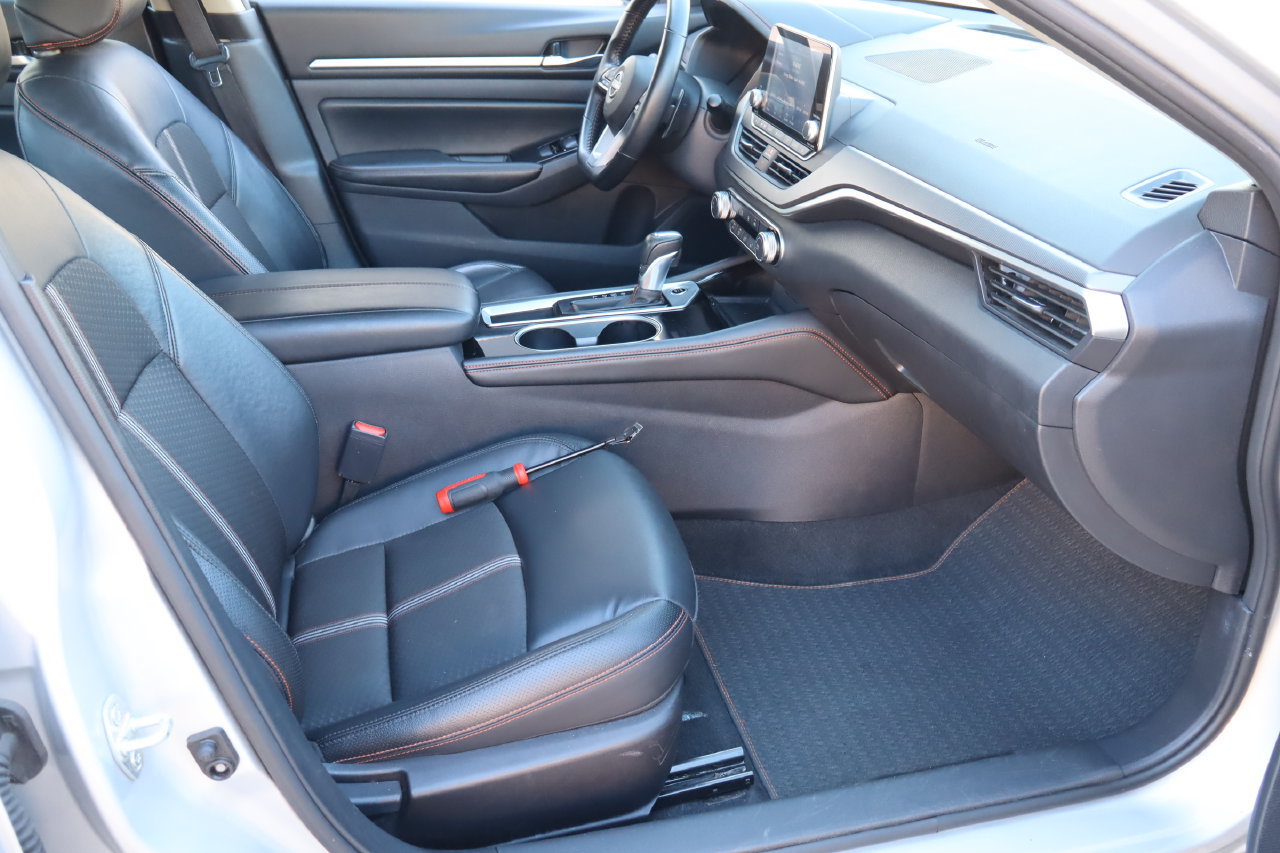 Used 2025 Nissan Altima 2.5 SR FWD image 16