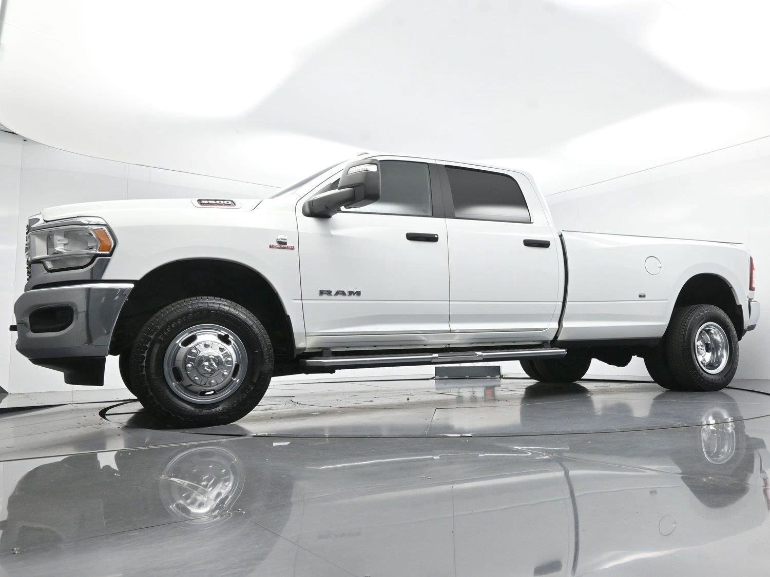Used 2024 RAM 3500 Big Horn AWD/4WD image 45