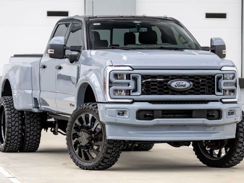 Used 2025 Ford F450 King Ranch w/ Chrome Package AWD/4WD image 3