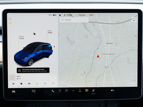 Used 2022 Tesla Model Y Long Range image 14