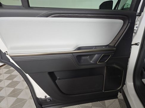 Used 2023 Rivian R1S Launch Edition AWD/4WD image 17