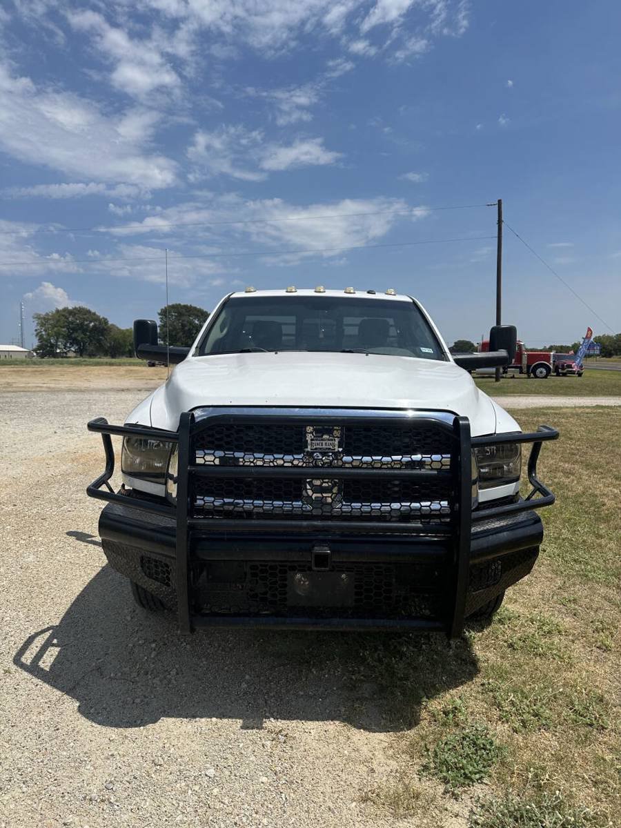 Used 2013 RAM 3500 SLT RWD image 4