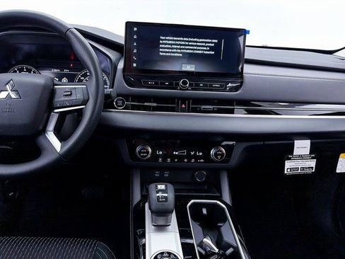New 2025 Mitsubishi Outlander ES image 14