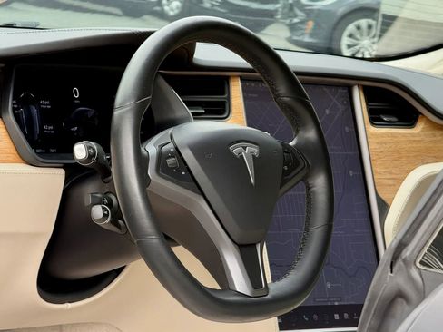 Used 2016 Tesla Model X Performance AWD/4WD image 9