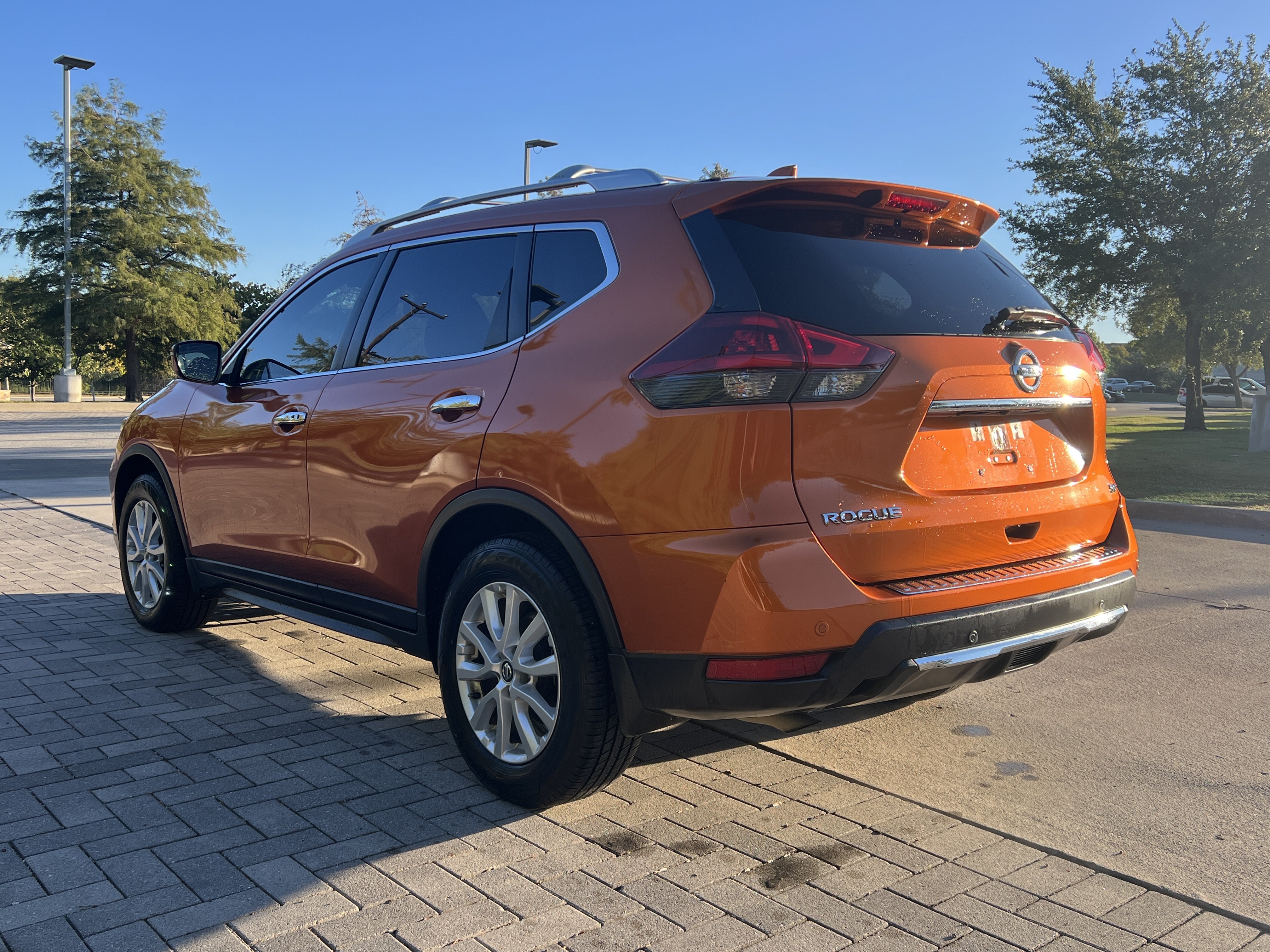 Used 2020 Nissan Rogue SV FWD image 7