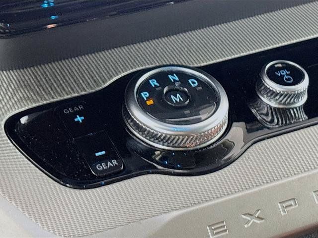 Certified 2025 Ford Expedition Active AWD/4WD image 18
