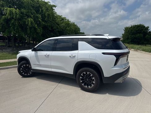 Used 2025 Chevrolet Traverse Z71 w/ Enhanced Driving Package image 1