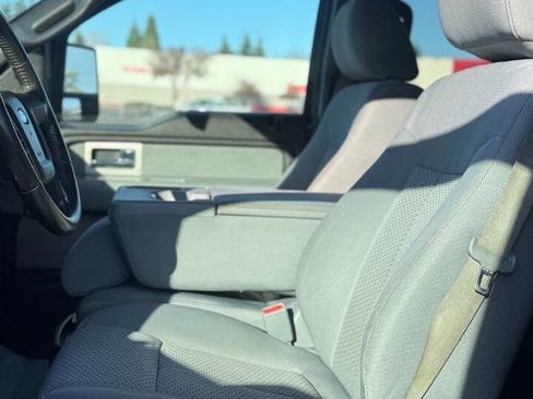 Used 2011 Ford F150 XLT w/ XLT Chrome Pkg image 2