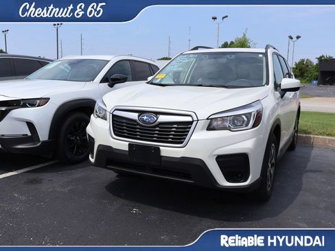 Used 2020 Subaru Forester Premium AWD/4WD image 9