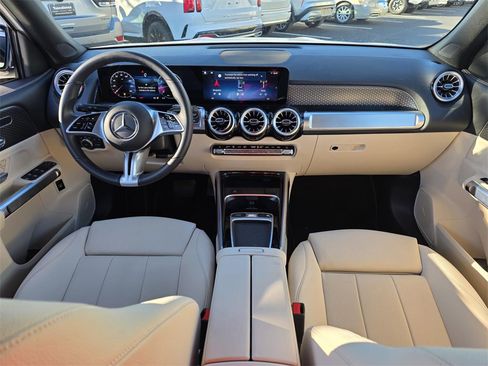 Certified 2025 Mercedes-Benz GLB 250 image 25