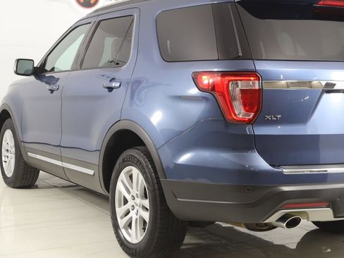 Used 2018 Ford Explorer XLT w/ Equipment Group 202A image 23