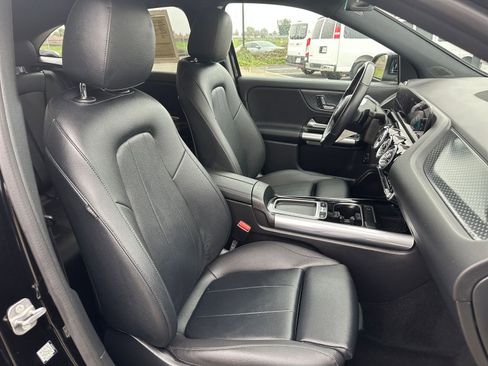 Used 2025 Mercedes-Benz GLA 250 4MATIC image 37