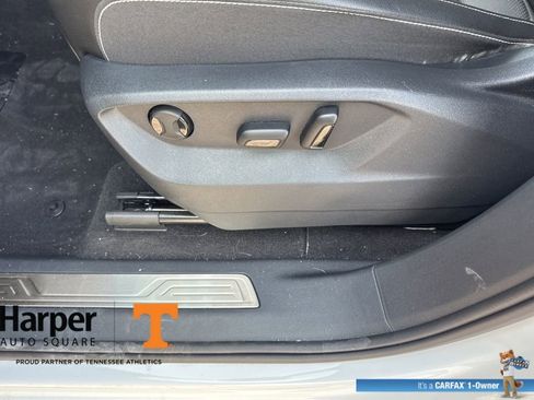 Used 2024 Volkswagen Atlas SE w/ Black Wheel Package image 18