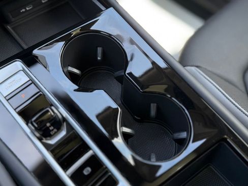 Used 2024 Volkswagen Atlas Peak Edition SEL image 16