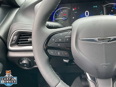 Used 2023 Chrysler Pacifica Touring-L w/ S Appearance Package FWD image 45