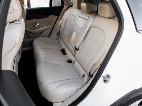 Used 2022 Mercedes-Benz GLC 300 w/ Premium Package Lite image 42