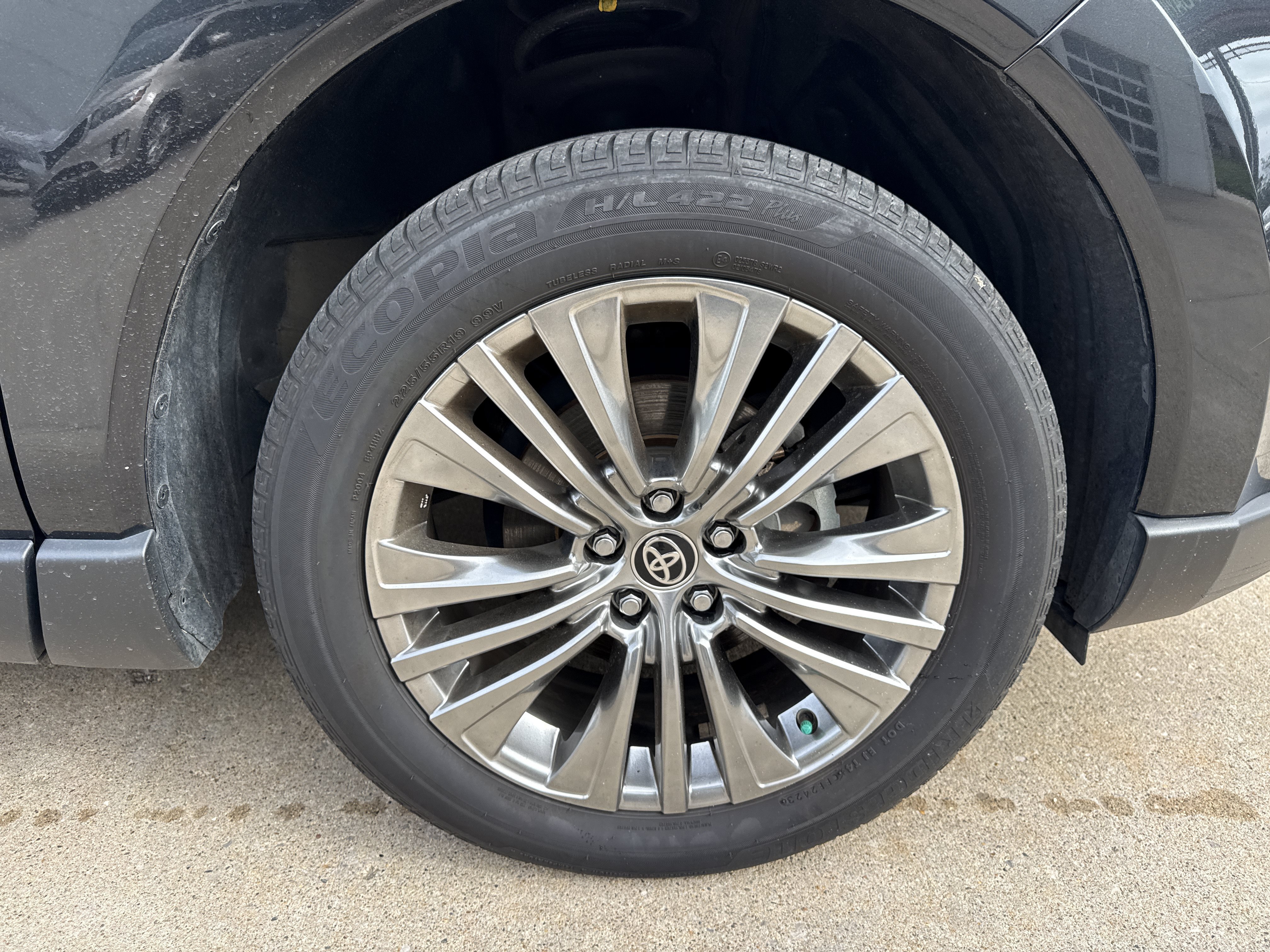 Used 2023 Toyota Venza XLE AWD/4WD image 26