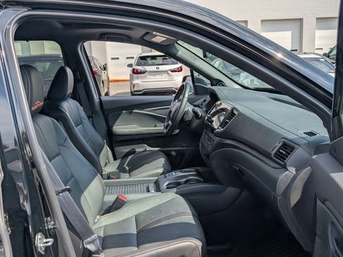 Used 2023 Honda Passport TrailSport image 11